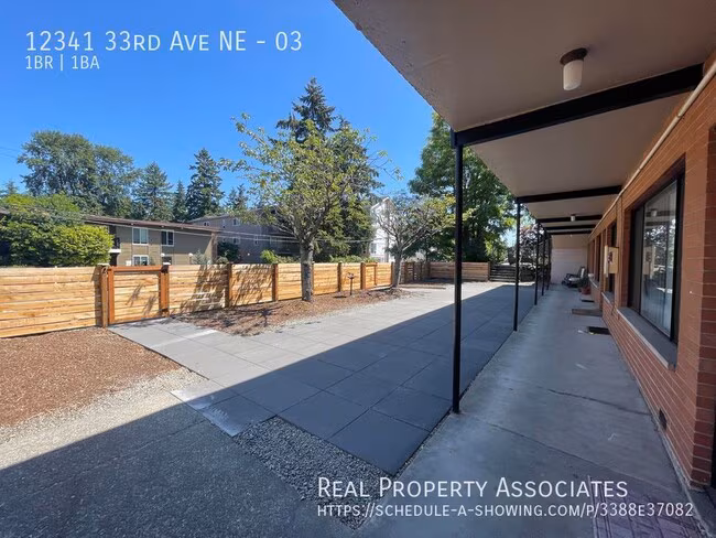 12341 33rd Ave NE Seattle, WA 98125 photo 2