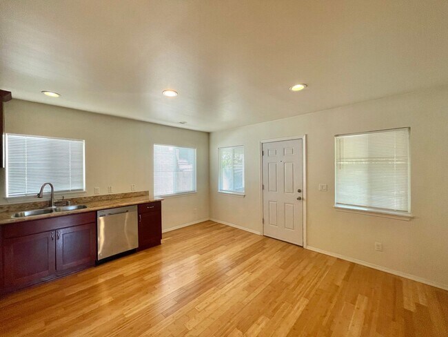 5503 5th Ave NE Seattle, WA 98105 photo 4