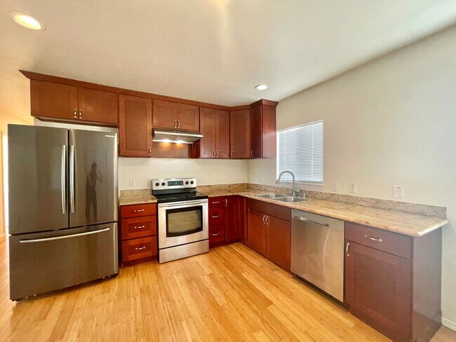 5503 5th Ave NE Seattle, WA 98105 photo 3