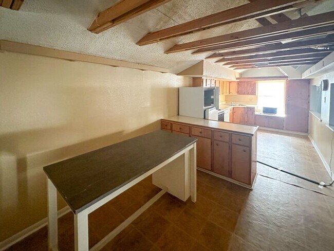 702 W 22nd St Austin, TX 78705 photo 5