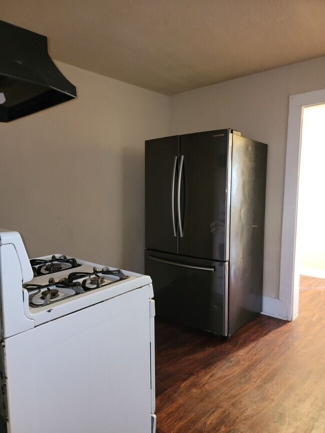 1214 Paso Hondo St San Antonio, TX 78202 photo 4
