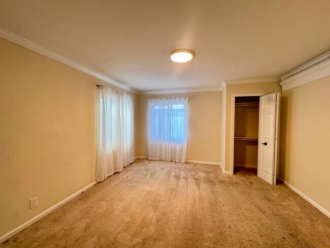 1256 64th St Emeryville, CA 94608 photo 5