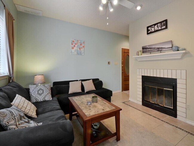 3001 Cedar St Austin, TX 78705 photo 3