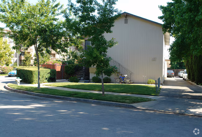 685 Foxtail Drive, Sunnyvale, CA 94086 photo 2