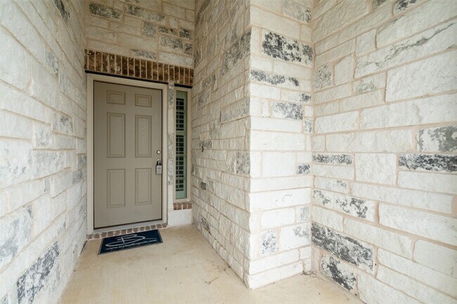 108 Sage Meadows Dr San Marcos, TX 78666 photo 4