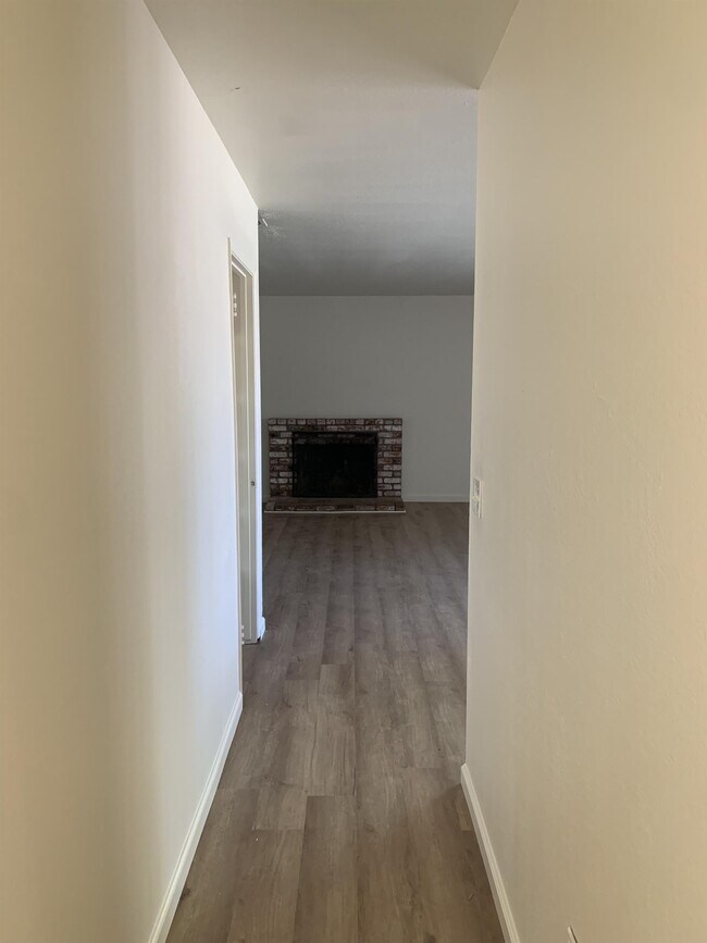 7181 Circle Dr Rohnert Park, CA 94928 photo 5