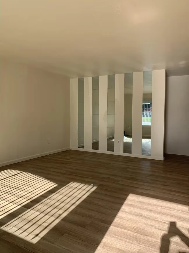 7181 Circle Dr Rohnert Park, CA 94928 photo 3