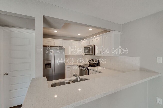1645 W Baseline Rd Mesa, AZ 85202 photo 2