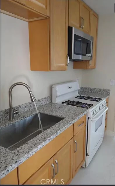 127 Madoline St Pittsburg, CA 94565 photo 2