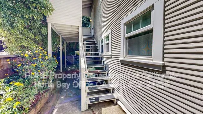 195 San Carlos Ave Sausalito, CA 94965 photo 3