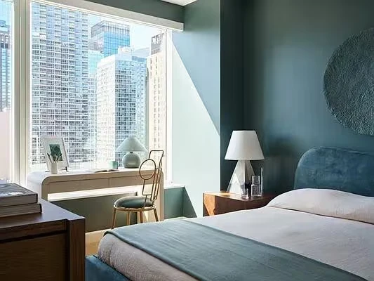 550 Tenth Avenue photo 4