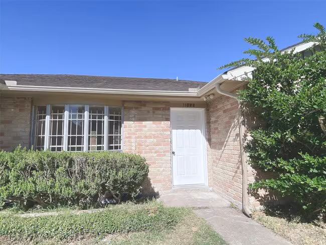11022 Concho Street, Houston, TX 77072 photo 2