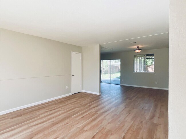 11022 Concho Street, Houston, TX 77072 photo 5