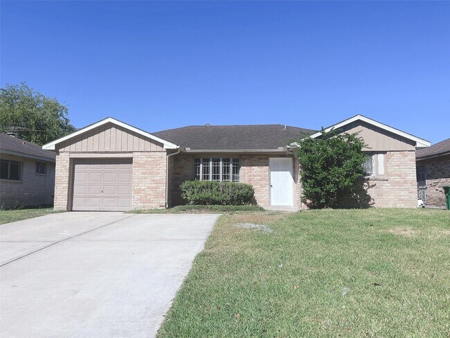 11022 Concho Street, Houston, TX 77072 photo 3