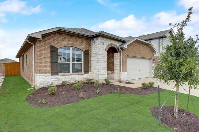 108 Peruvian Ln Georgetown, TX 78626 photo 2
