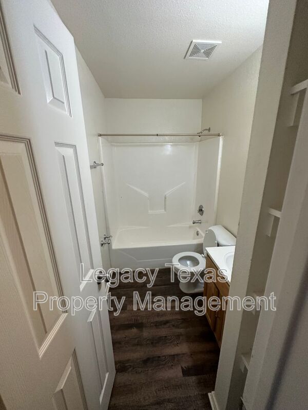 1110 Williams Ave Cleburne, TX 76033 photo 5