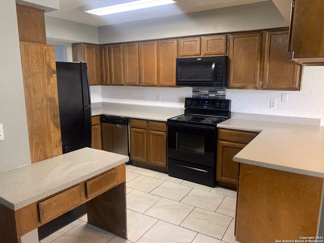 4906 Ali Ave San Antonio, TX 78229 photo 4