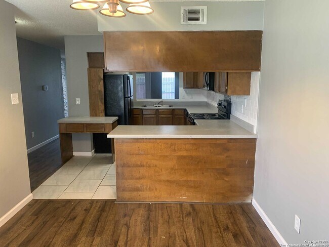 4906 Ali Ave San Antonio, TX 78229 photo 3