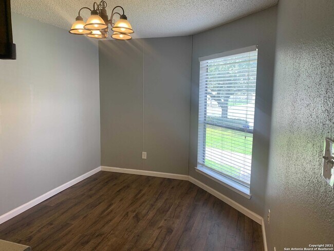 4906 Ali Ave San Antonio, TX 78229 photo 2