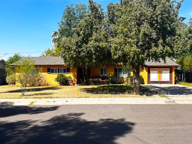 5302 N 14th Pl Phoenix, AZ 85014 photo 2