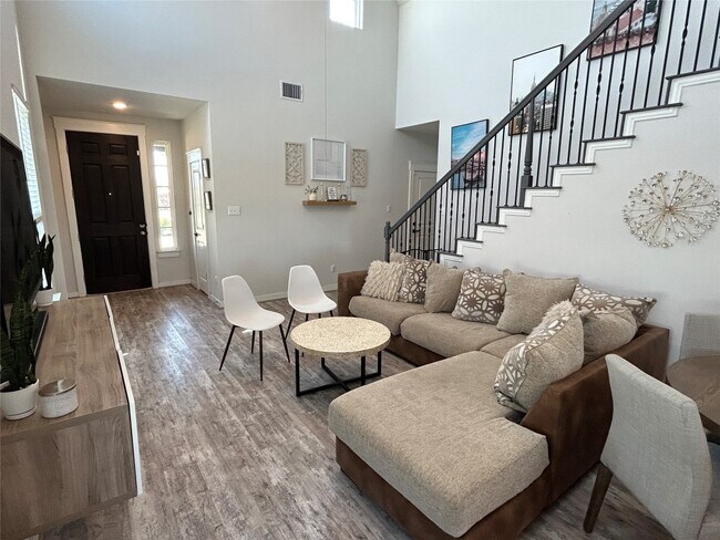 5708 Wolf Pack Dr Pflugerville, TX 78660 photo 4
