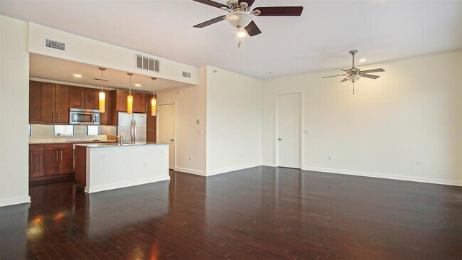 2608 Museum Way, Fort Worth, TX 76107 photo 2
