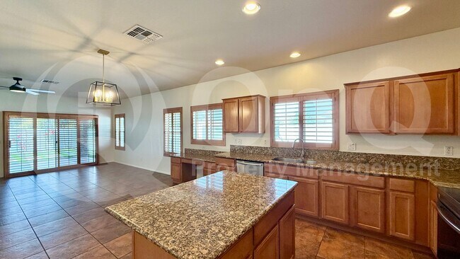8610 S 58th Dr Phoenix, AZ 85339 photo 4