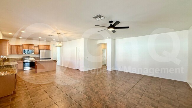 8610 S 58th Dr Phoenix, AZ 85339 photo 5