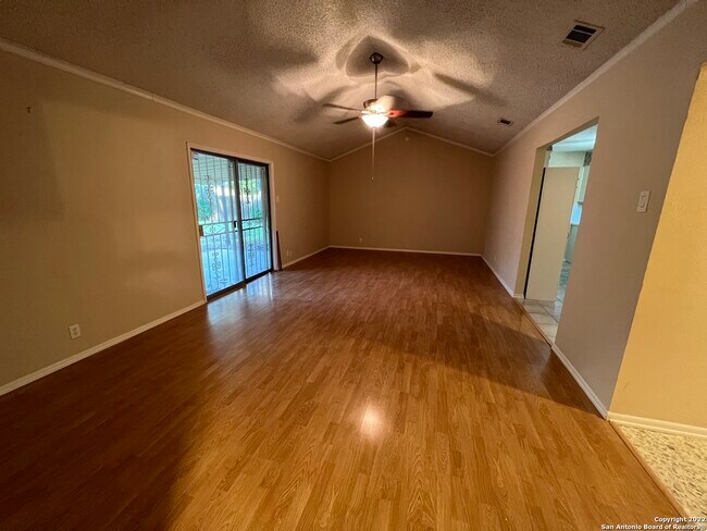 5050 Sierra Madre Dr San Antonio, TX 78233 photo 3