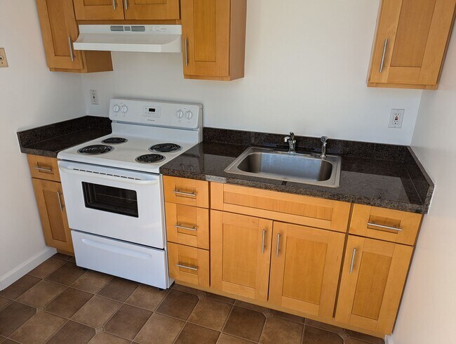 1245 20th Ave San Francisco, CA 94122 photo 4