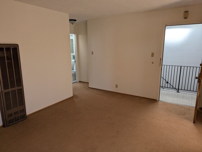 1245 20th Ave San Francisco, CA 94122 photo 2