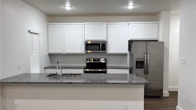1916 Royal Loop Belton, TX 76513 photo 3