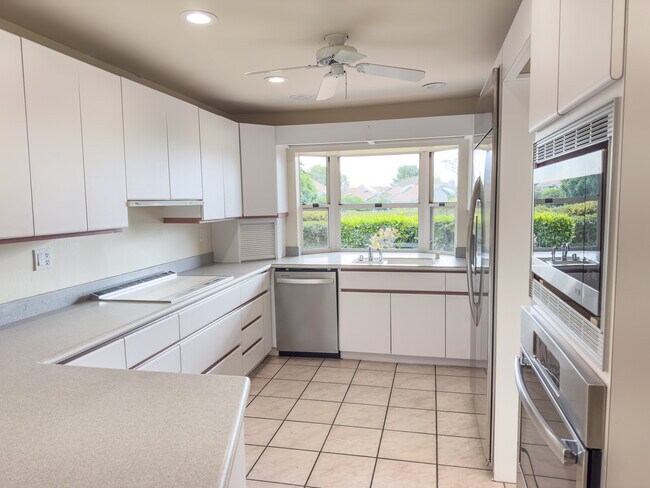 2274 Caminito Castillo San Diego, CA 92037 photo 4