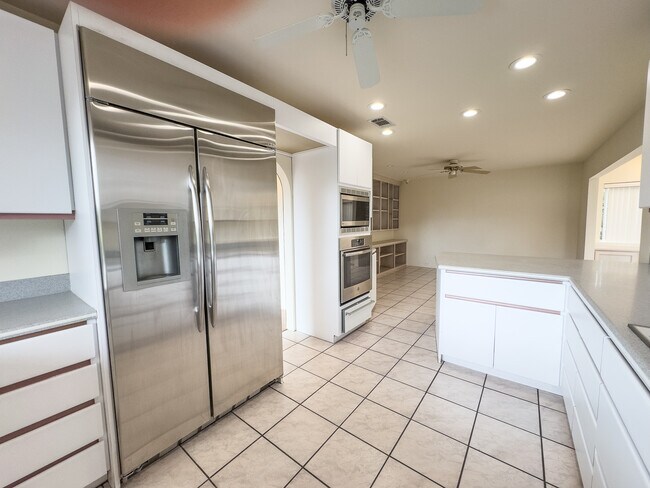 2274 Caminito Castillo San Diego, CA 92037 photo 5
