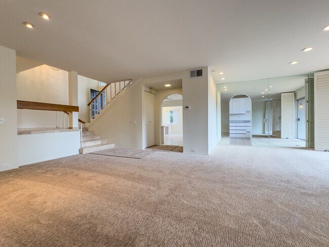 2274 Caminito Castillo San Diego, CA 92037 photo 3