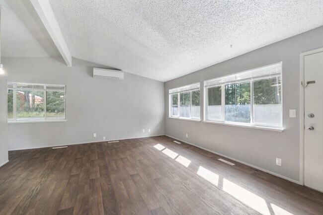 12769 Lala Cove Ln SE Olalla, WA 98359 photo 5