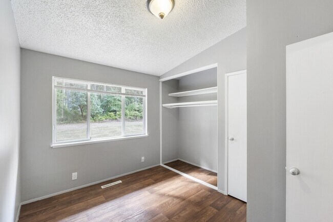 12769 Lala Cove Ln SE Olalla, WA 98359 photo 4