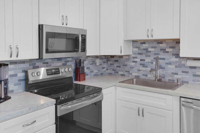 3050 Rue D’Orleans San Diego, CA 92110 photo 3