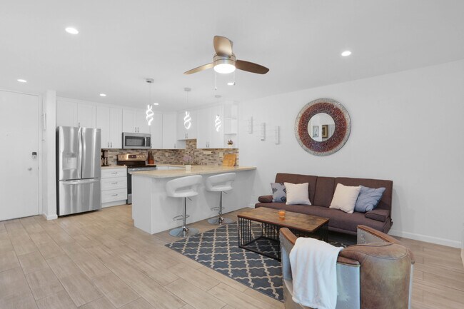 3050 Rue D’Orleans San Diego, CA 92110 photo 2