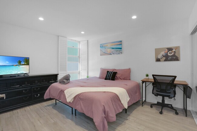 3050 Rue D’Orleans San Diego, CA 92110 photo 4