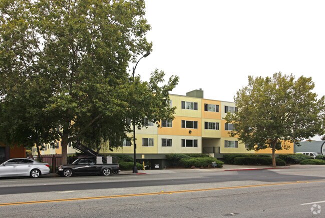 Flats on South Sunset Avenue · San Jose photo 2