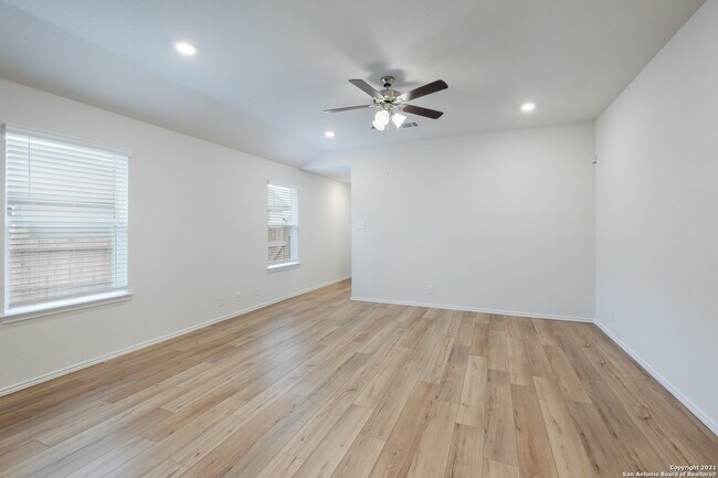 3912 Claystone Canyon San Antonio, TX 78253 photo 5