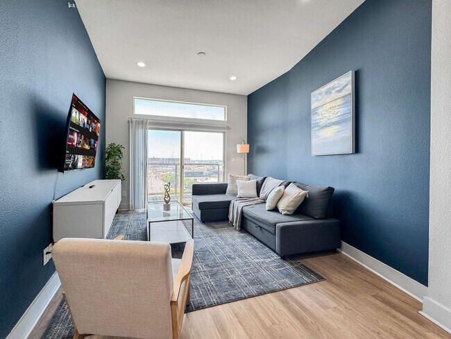 2916 Indiana St Dallas, TX 75226 photo 4