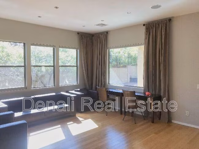1091 E Hopkins Rd Gilbert, AZ 85295 photo 4