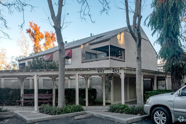 Los Gatos Commons photo 2