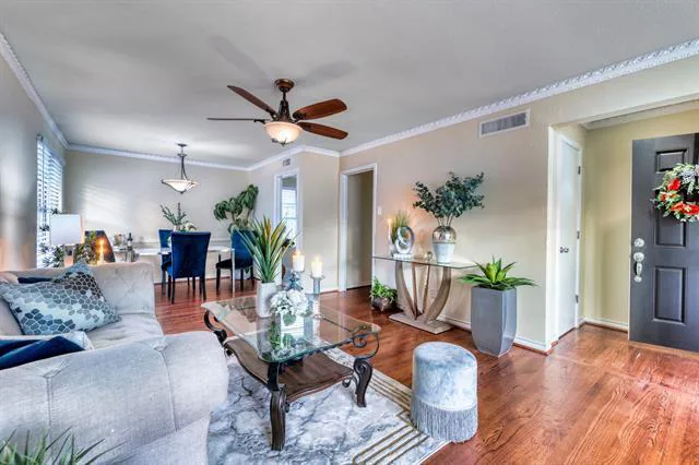 314 Easton Rd Dallas, TX 75218 photo 4