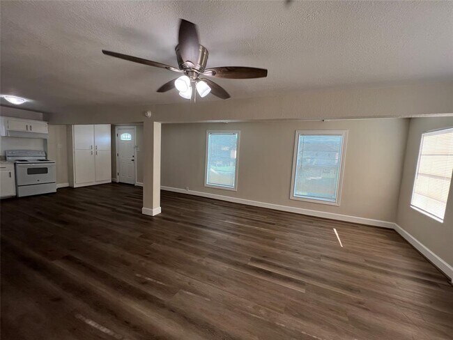 414 Murex St. photo 4