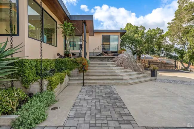 663 Montecito Blvd Napa, CA 94559 photo 3