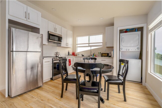 5021 Foothill Blvd San Diego, CA 92109 photo 3