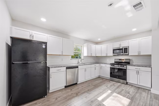 1032 Hoke Smith Dr Dallas, TX 75224 photo 3